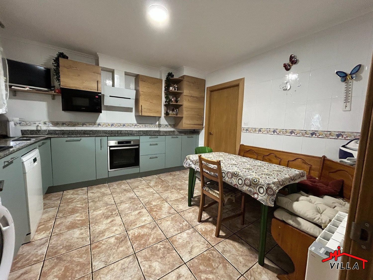 Cuina de Casa o xalet en venda en Laredo amb Calefacció, Terrassa i Traster