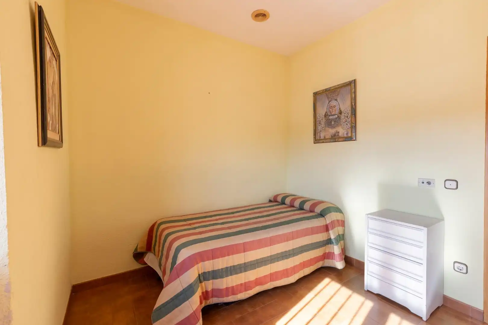 Bedroom of Houses for sale in Granada  with Heating, Private garden and Terrace