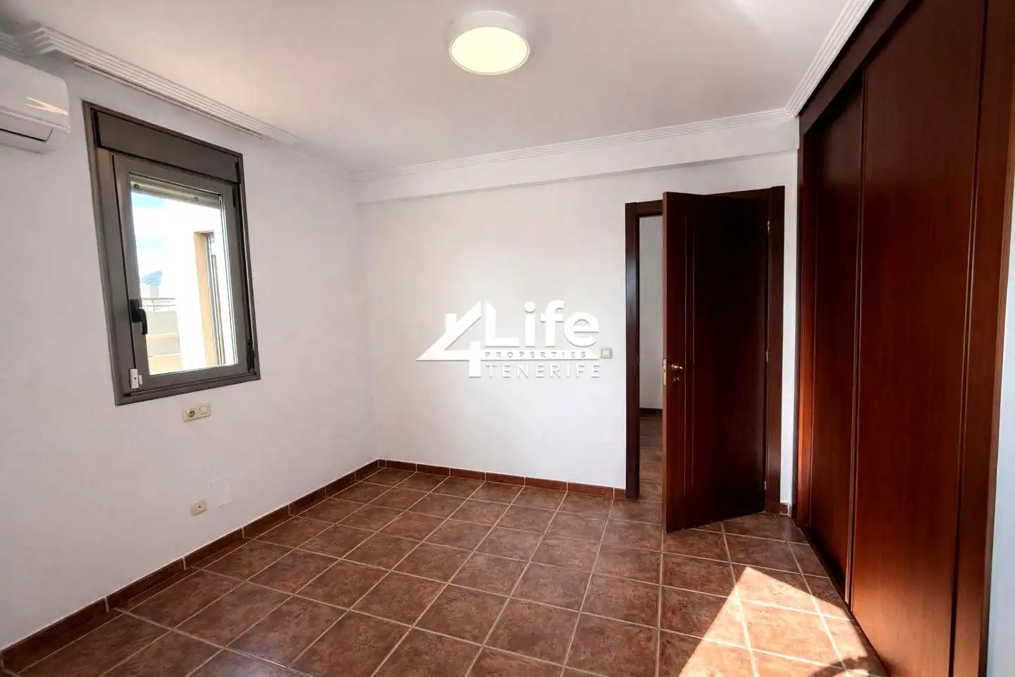 Dormitori de Casa o xalet en venda en Granadilla de Abona amb Aire condicionat, Jardí privat i Terrassa