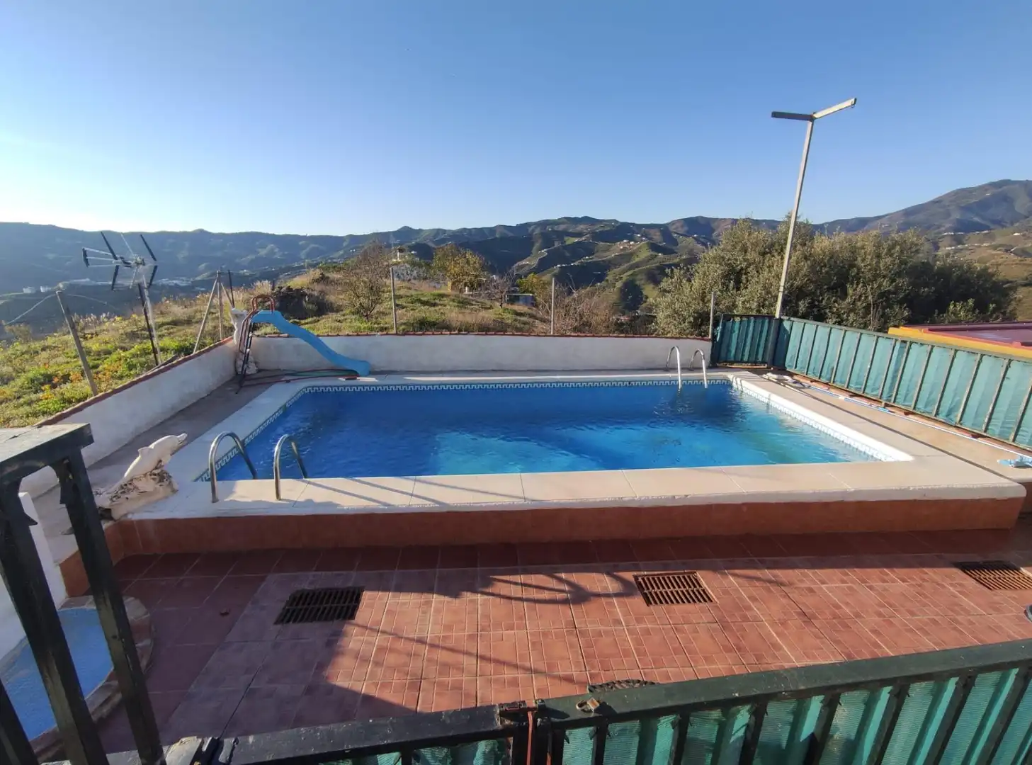 Piscina de Finca rústica en venta en Cútar con Jardín privado, Terraza y Piscina