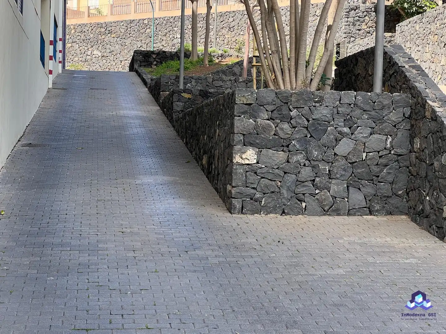Dúplex en venda a Cataixa, Acorán