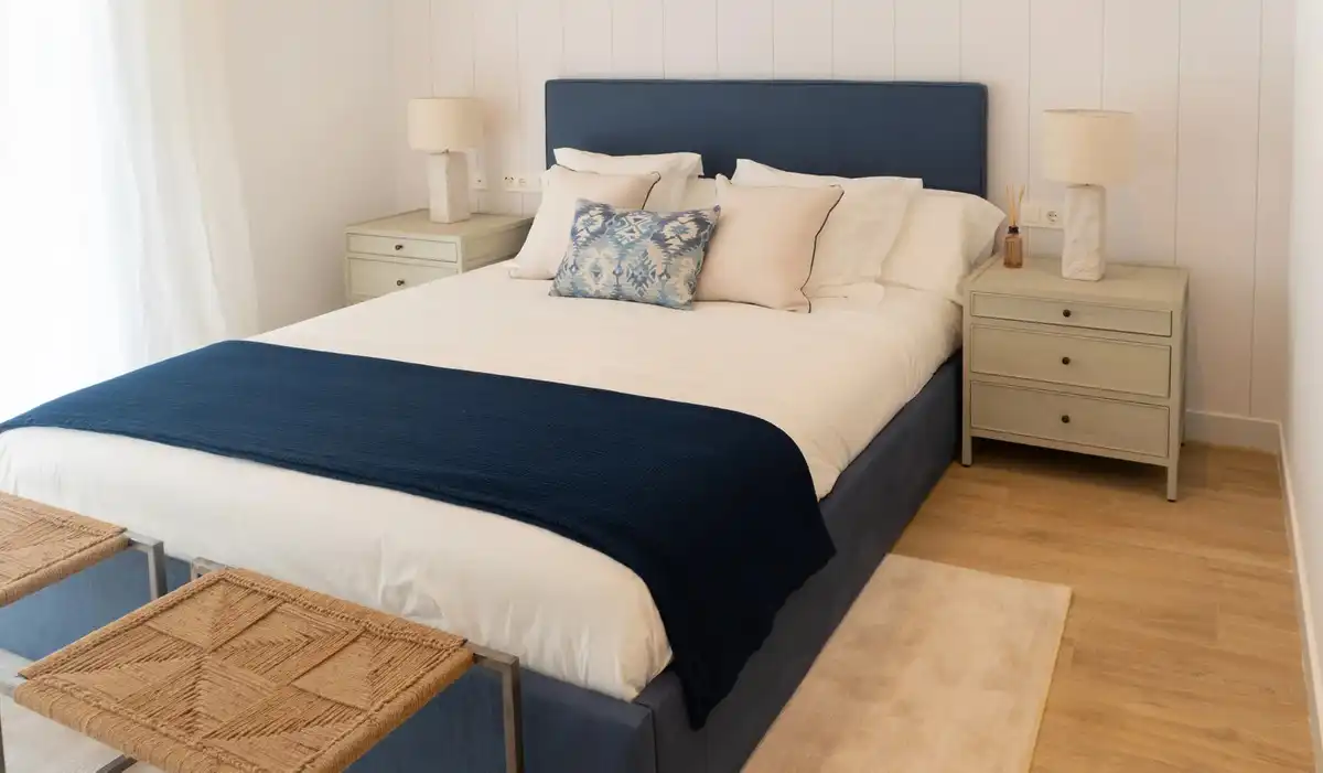 Dormitori de Apartament en venda en Casares amb Aire condicionat, Jardí privat i Terrassa