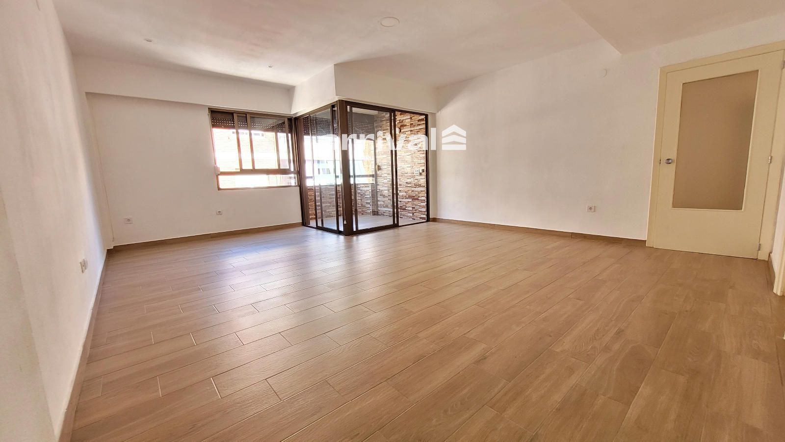 Flat to rent in  Valencia Capital  with Terrace, Oven and Balcony