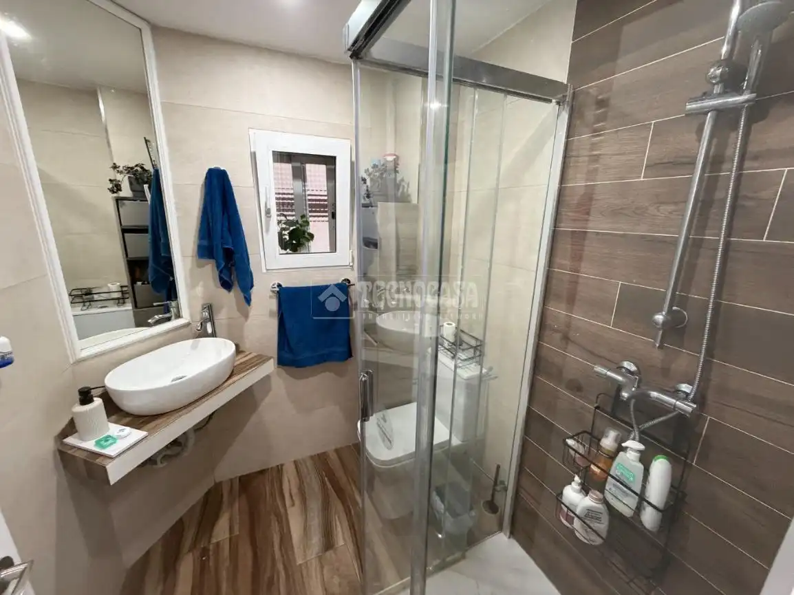 Flat for sale in Reyes Católicos