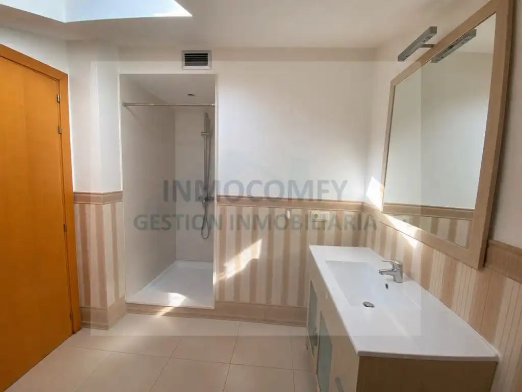 Baño de Dúplex en venta en La Bisbal d'Empordà