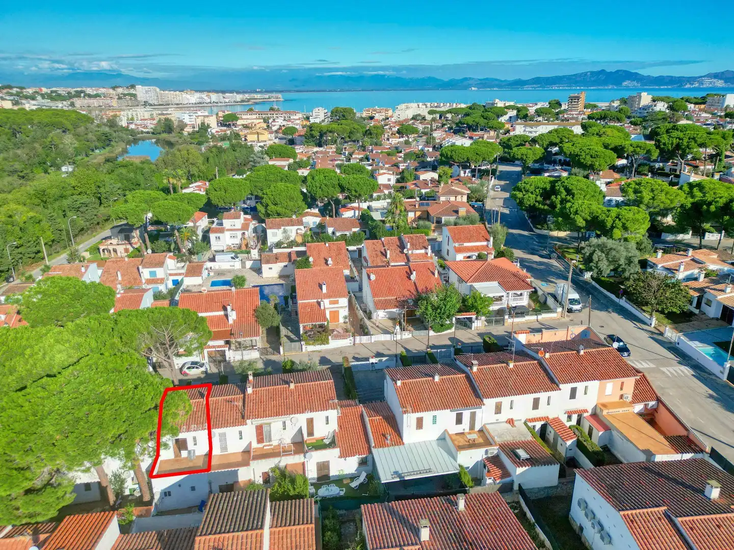 Vista exterior de Casa adosada en venta en L'Escala con Terraza y Amueblado