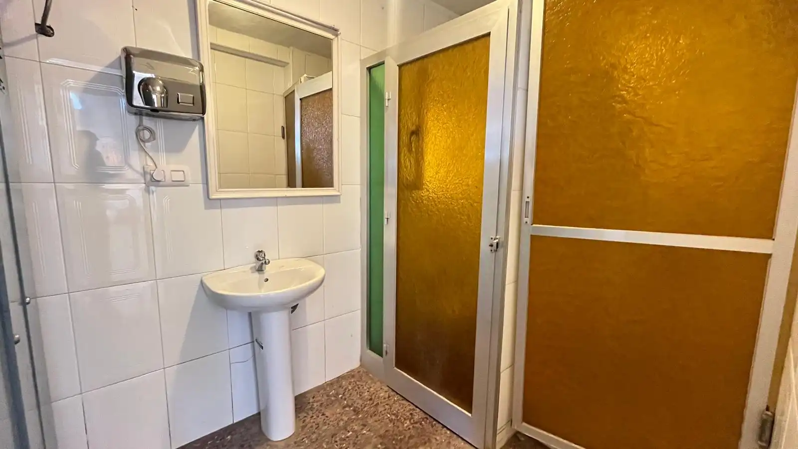 Bathroom of Houses for sale in Cartagena  with Air Conditioner and Swimming Pool