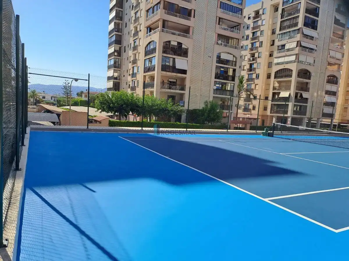 Aparcament de Apartament en venda en Benicasim / Benicàssim amb Terrassa, Traster i Piscina comunitària