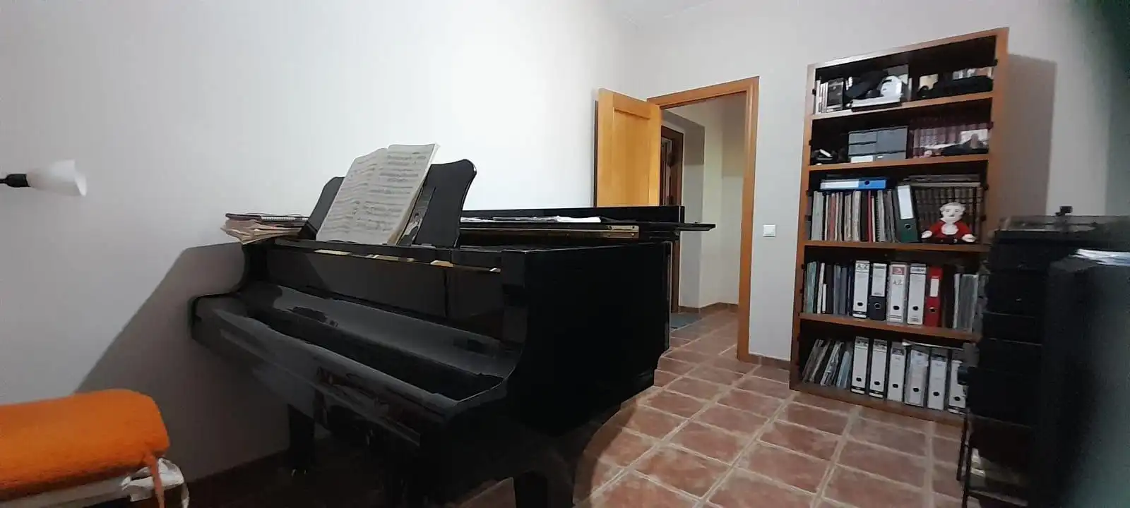 Country homes for sale in Cabra  with Air Conditioner, Heating and Private garden