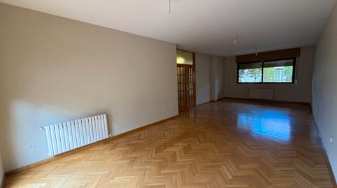 Foto 5 de Casa adosada en venta en Calle Incas, Las Villas - Valparaiso - El Peral, Valladolid Capital