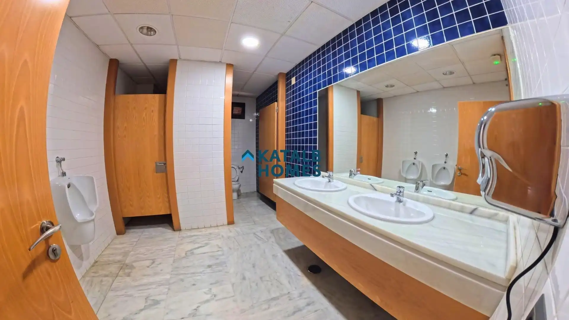 Badezimmer von Büro zum Verkauf in Mairena del Aljarafe