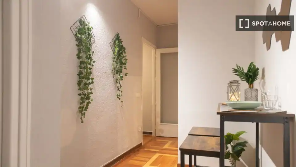 Flat for rent in Madrid  with Air Conditioner, Heating and Furnished
