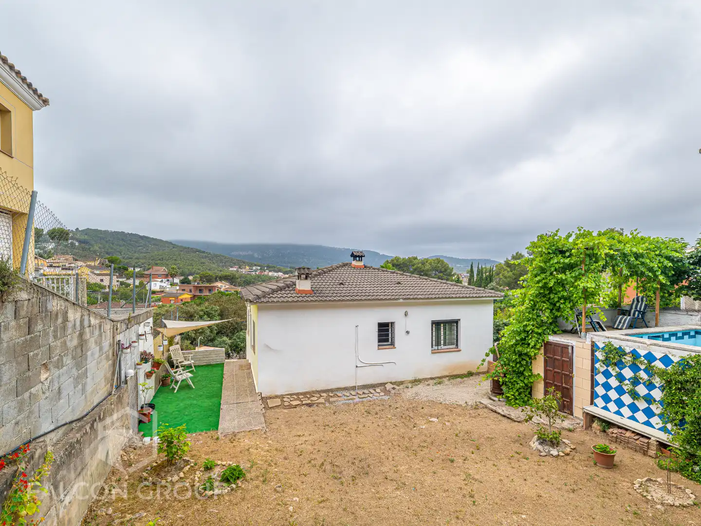 Vista exterior de Casa o chalet en venta en Canyelles con Jardín privado, Terraza y Piscina