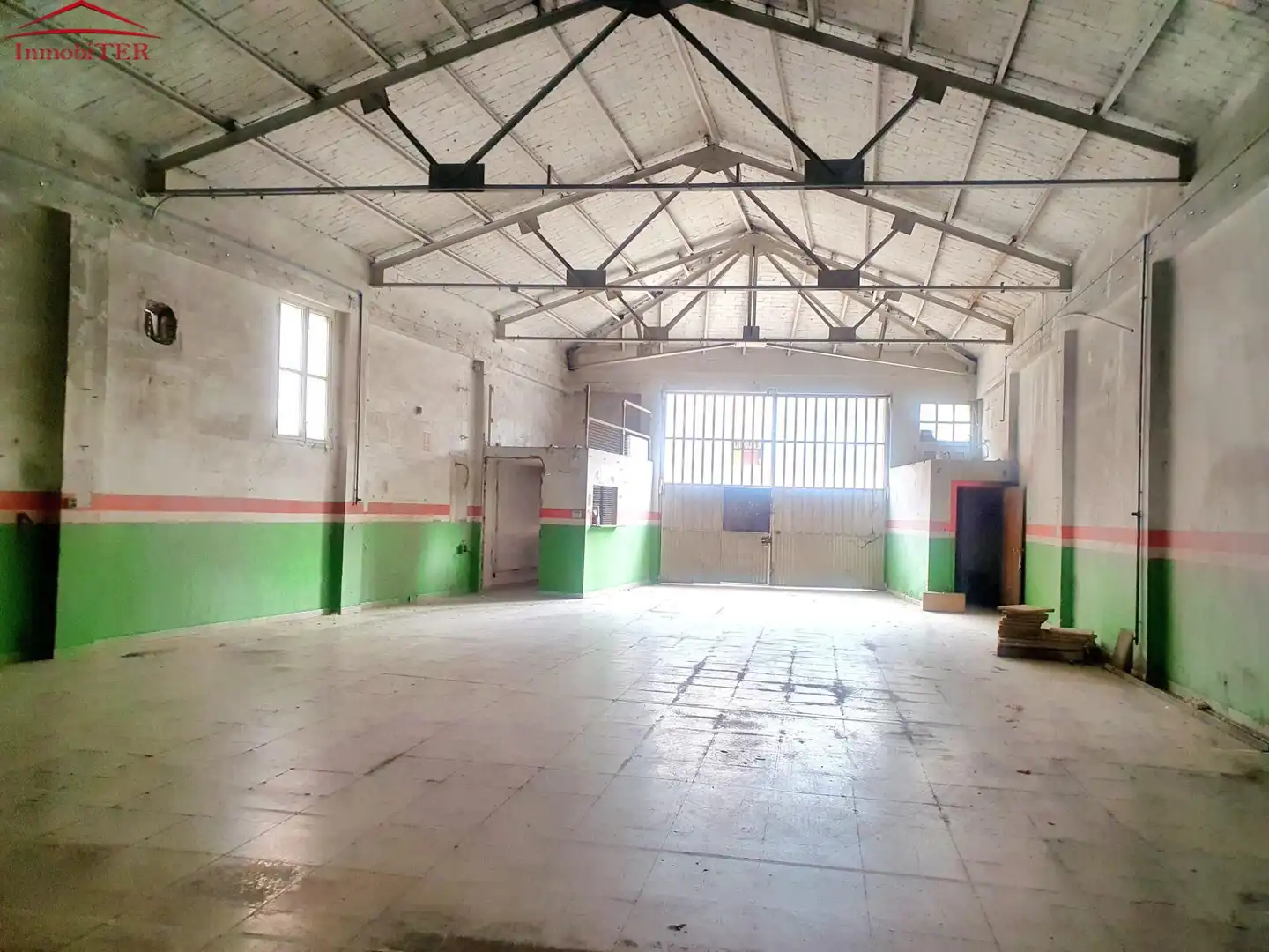 Nave industrial de alquiler en Teruel