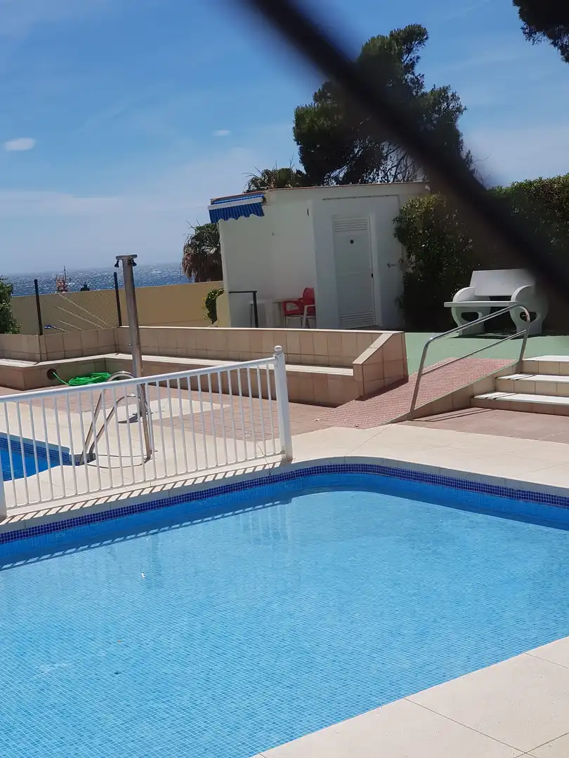 Piscina de Estudi de lloguer en Torrox amb Aire condicionat, Calefacció i Moblat