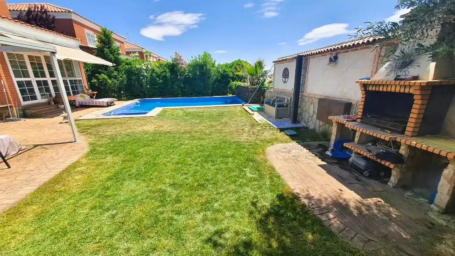 Schwimmbecken von Haus oder Chalet zum Verkauf in Barcience mit Klimaanlage, Heizung und Privatgarten