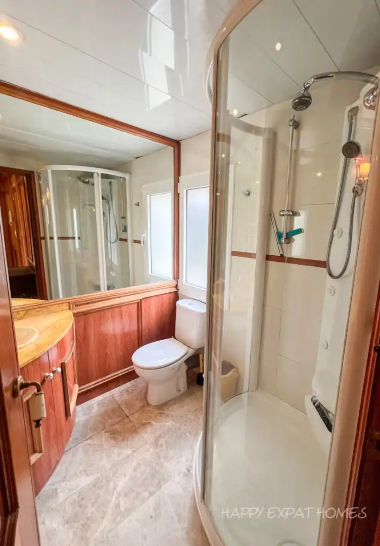Bathroom of Houses for rent in Sant Just Desvern  with Air Conditioner, Heating and Private garden