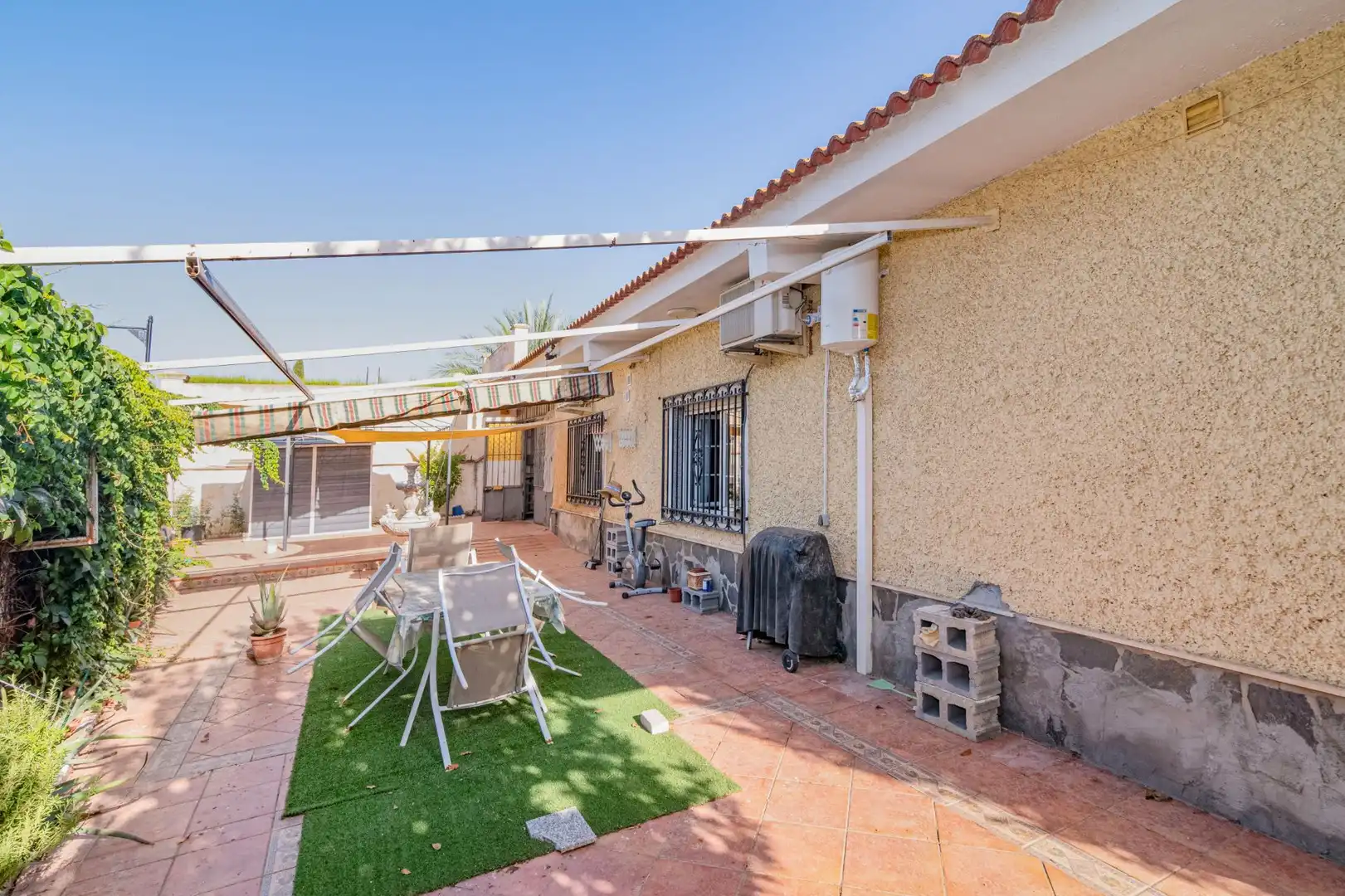 Vista exterior de Casa adosada en venta en Chauchina con Aire acondicionado, Calefacción y Trastero