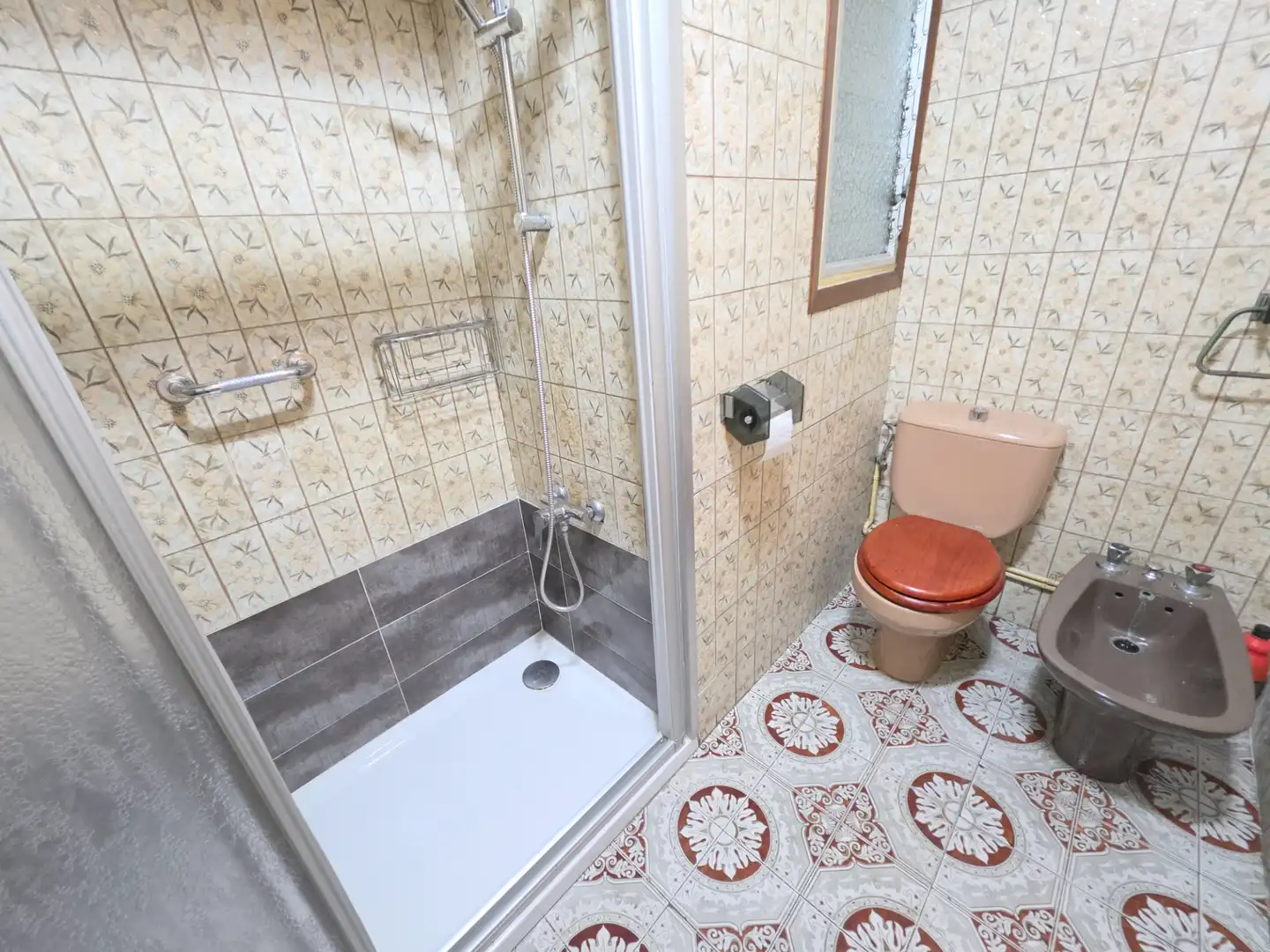 Badezimmer von Wohnung zum Verkauf in Tarragona mit Klimaanlage, Heizung und Terrasse