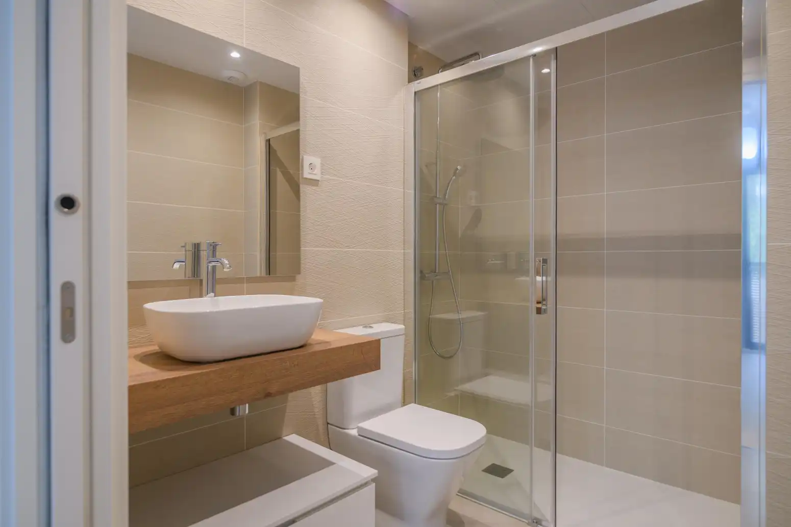 Bathroom of Flat for sale in Sant Boi de Llobregat  with Air Conditioner, Heating and Balcony