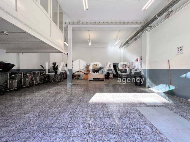 Local comercial en Venta en La Salut