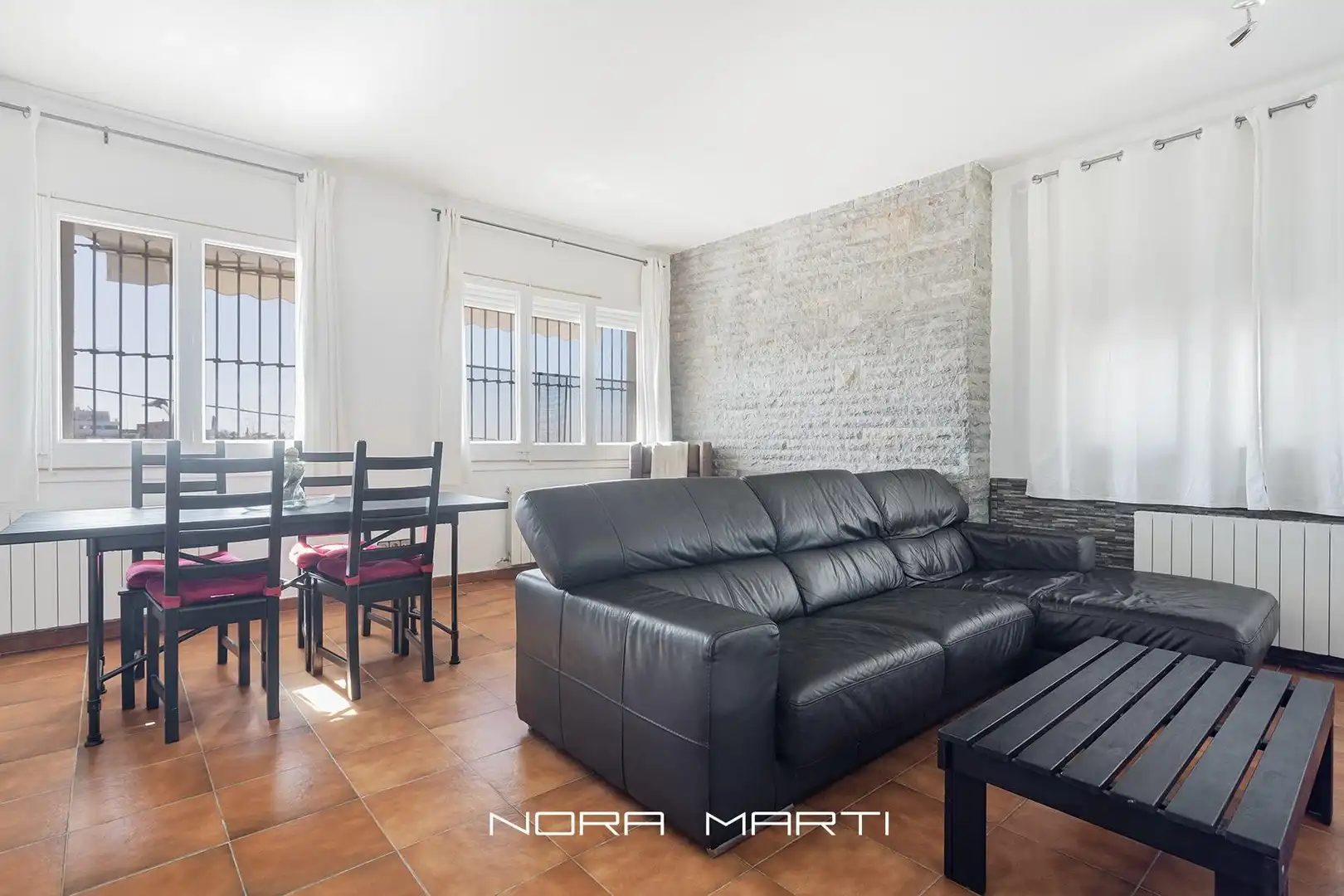 Sala de estar de Casa o chalet en venta en Esplugues de Llobregat con Jardín privado, Piscina y Alarma