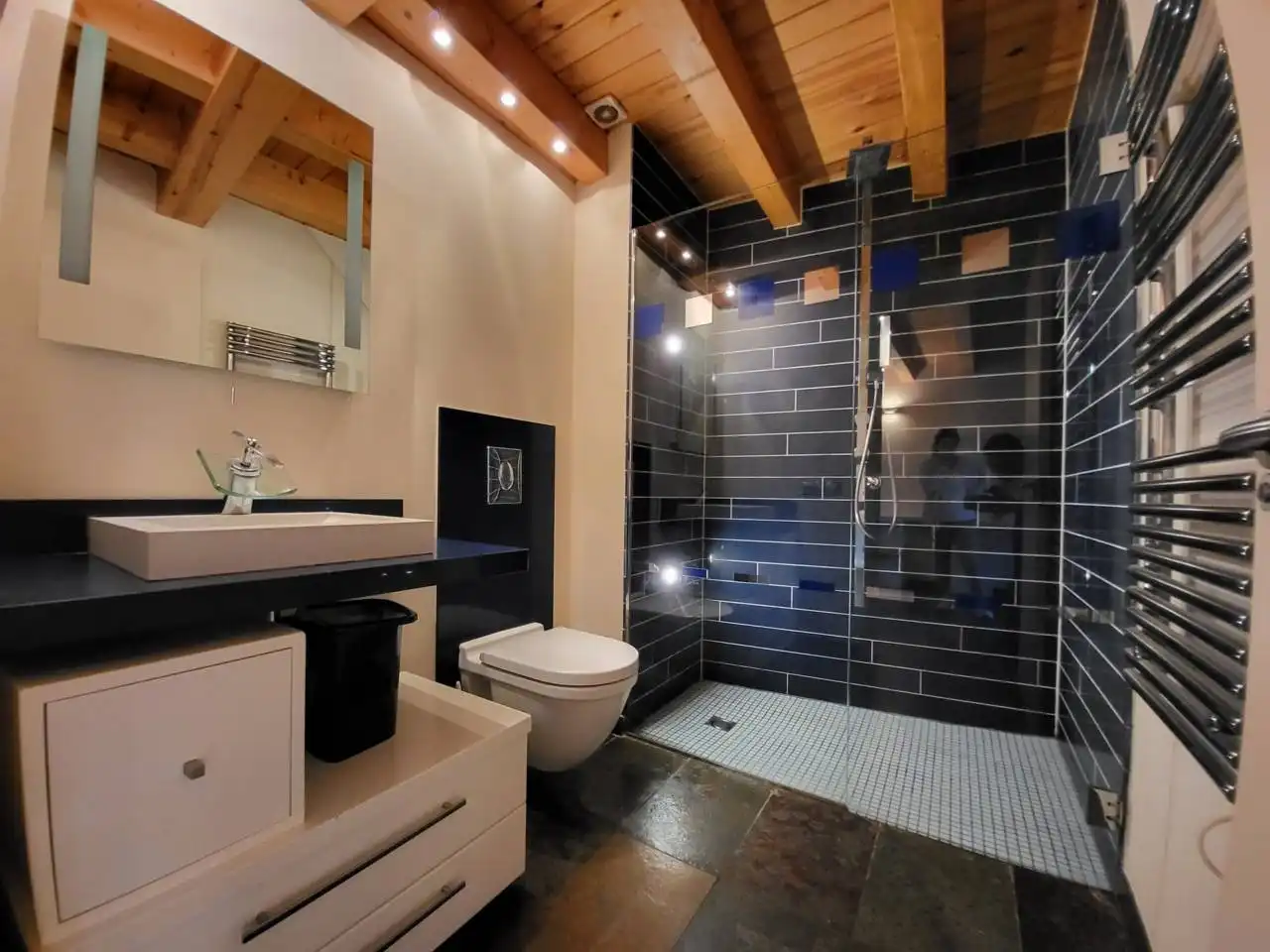 Baño de Piso en venta en Vic con Aire acondicionado y Amueblado