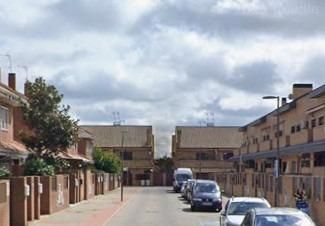 Vista exterior de Casa o xalet en venda en Parla amb Jardí privat