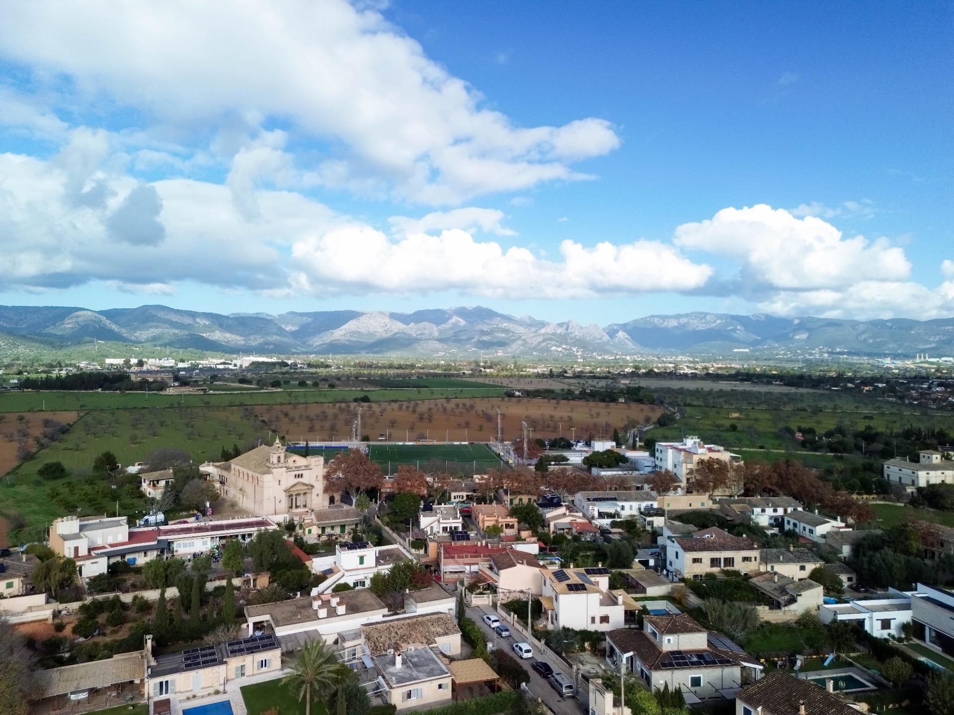 Vista exterior de Casa o xalet en venda en  Palma de Mallorca amb Aire condicionat, Jardí privat i Parquet