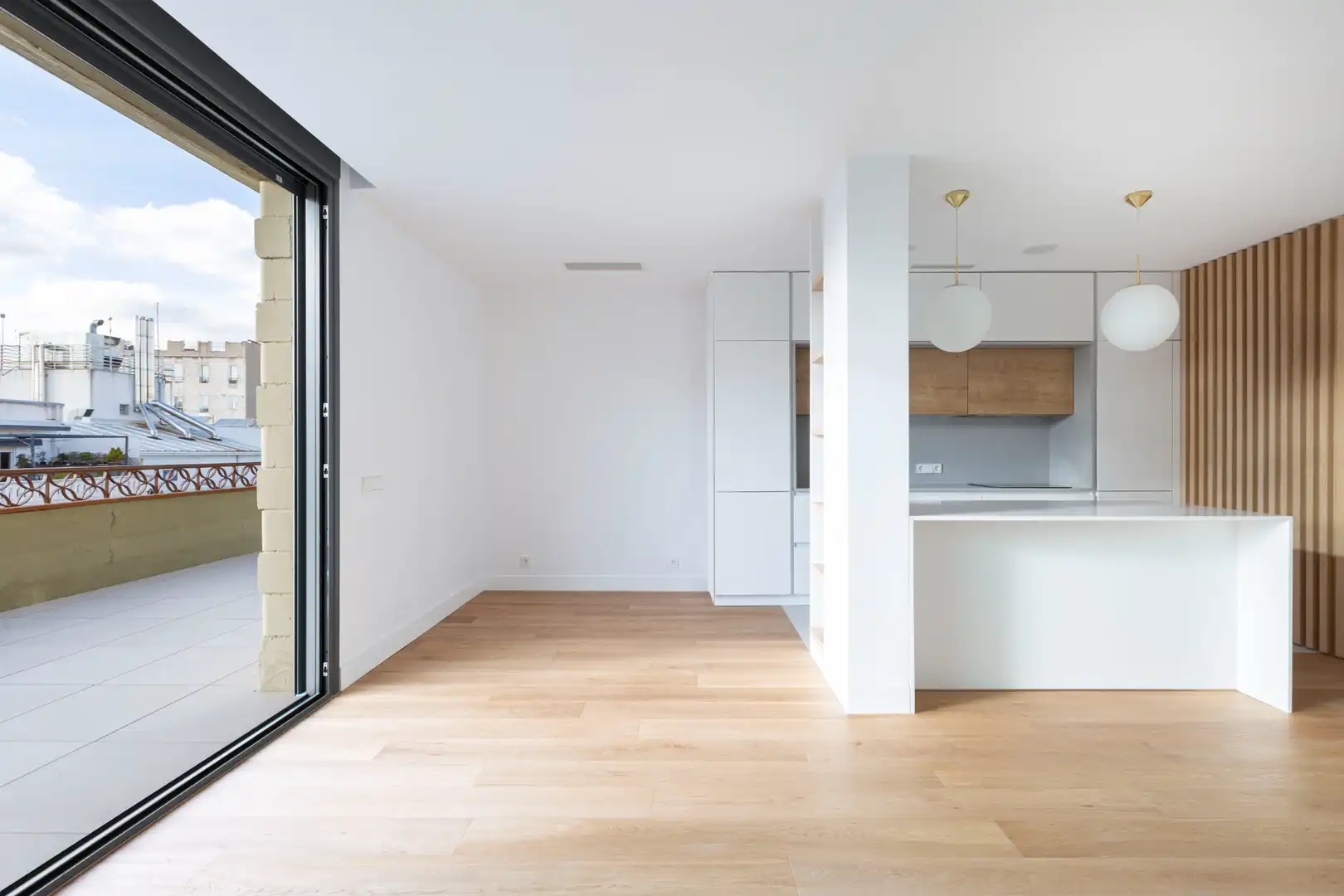 Attic for rent in Madrid  with Air Conditioner, Heating and Storage room