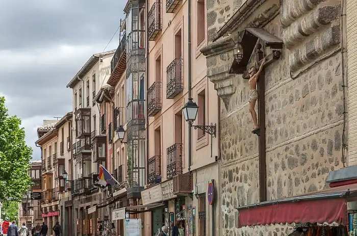 Außenansicht von Gebäude zum Verkauf in Toledo