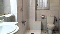 Bathroom of Flat to rent in  Granada Capital  with Air Conditioner, Terrace and Balcony