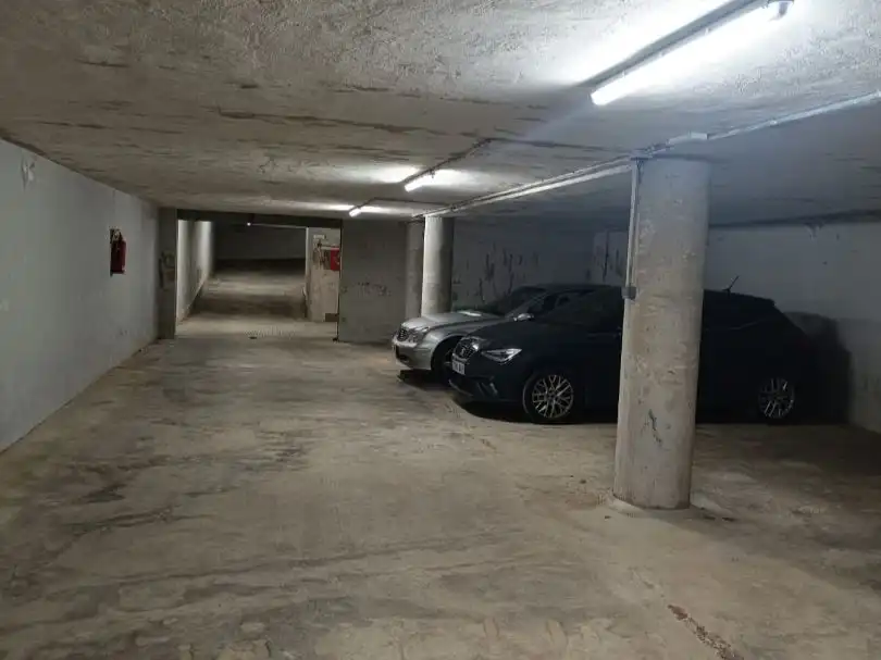 Parking de Garaje de alquiler en Benetússer con Alarma