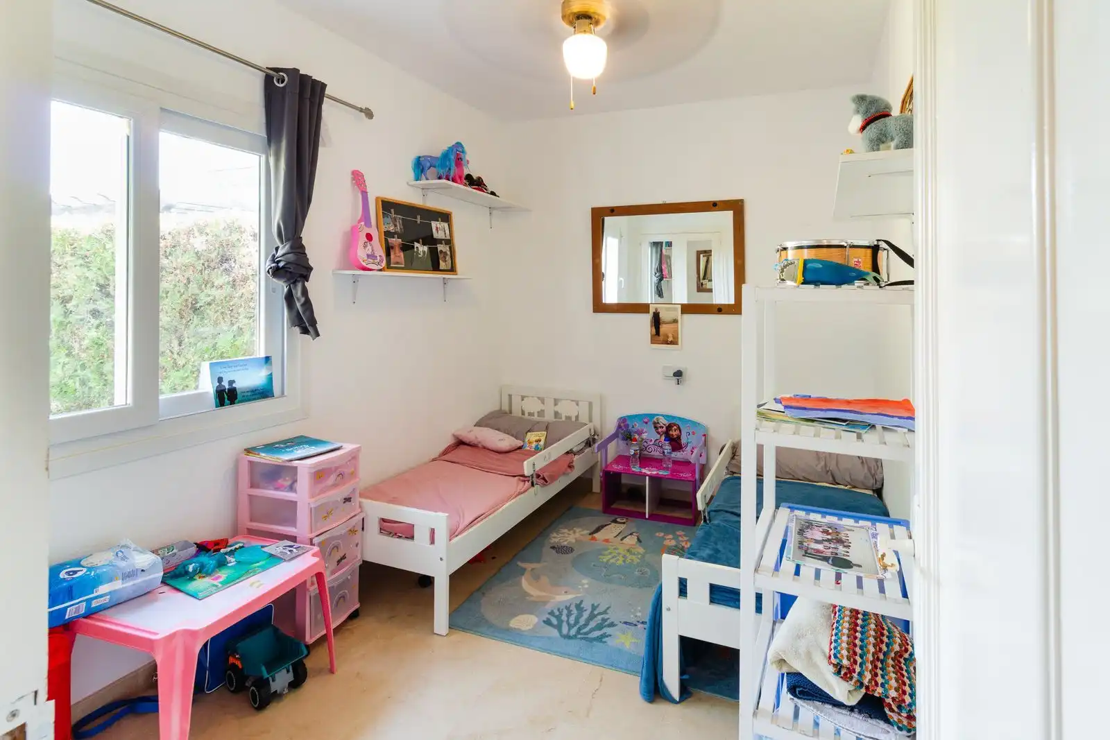 Schlafzimmer von Country house zum Verkauf in Estepona mit Klimaanlage, Privatgarten und Möbliert