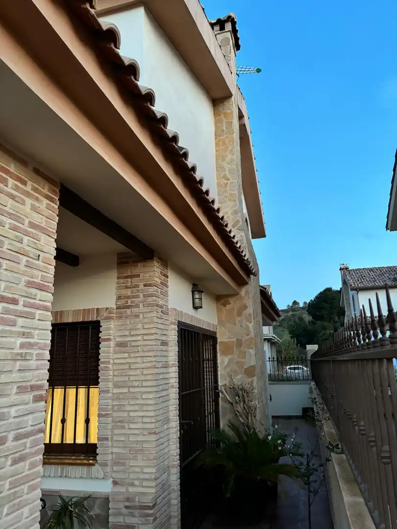 Semi-detached house with pool for sale in Bigastro, imagen 2