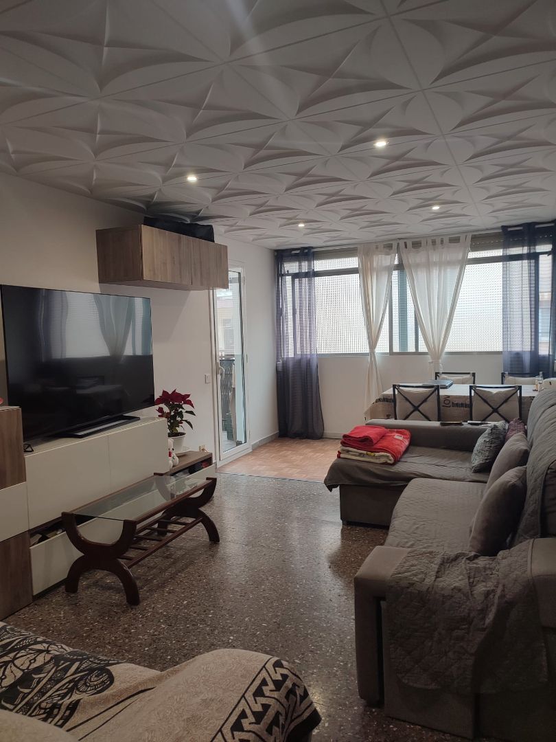 Sala d'estar de Pis en venda en Rubí amb Balcó