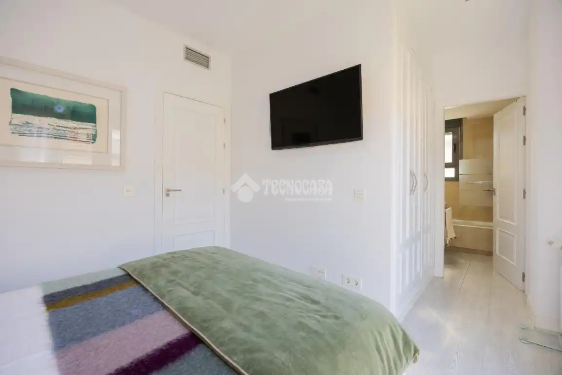 Bedroom of Flat for sale in Madrid  with Air Conditioner, Heating and Terrace