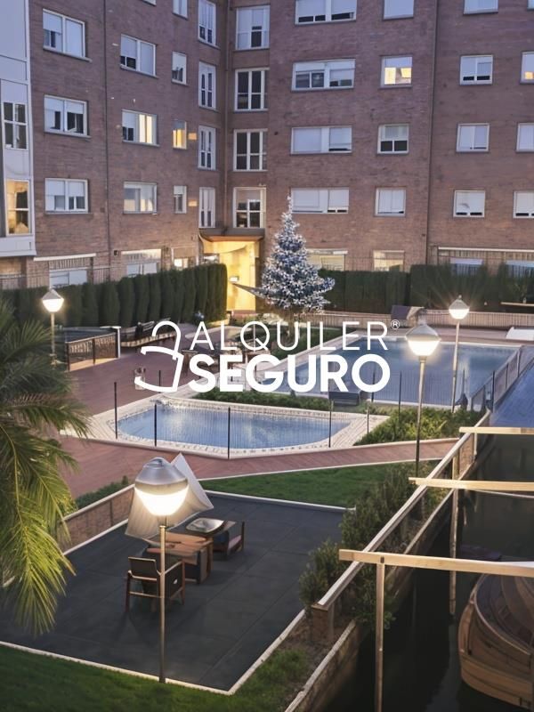 Exterior view of Flat to rent in Torrejón de Ardoz  with Heating, Storage room and Swimming Pool