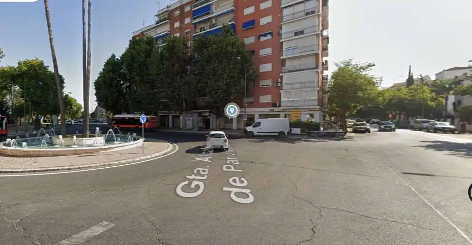 Vista exterior de Edificio en venta en Sevilla