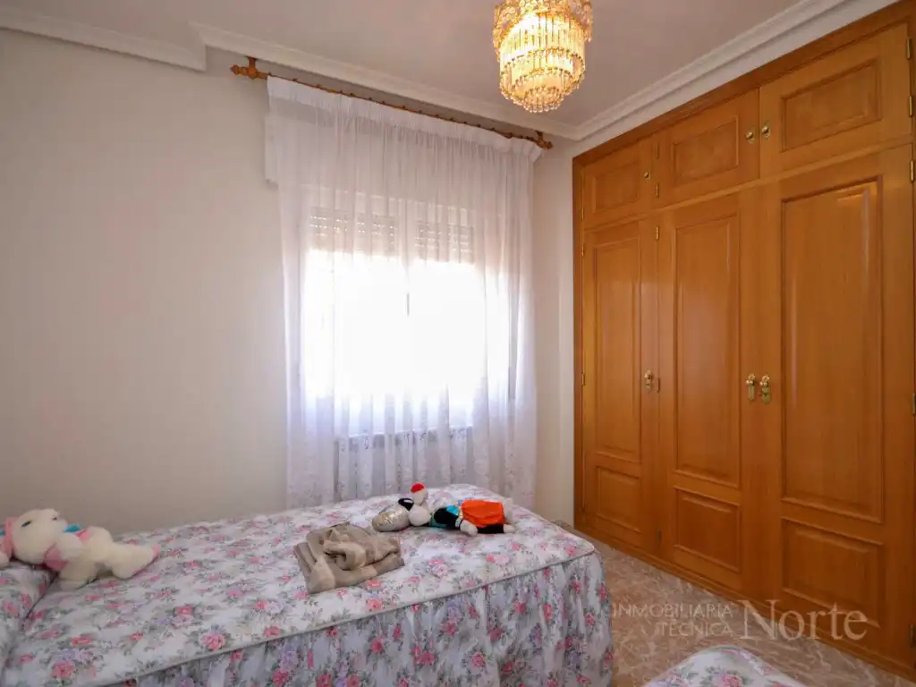 Dormitori de Casa o xalet en venda en Algete