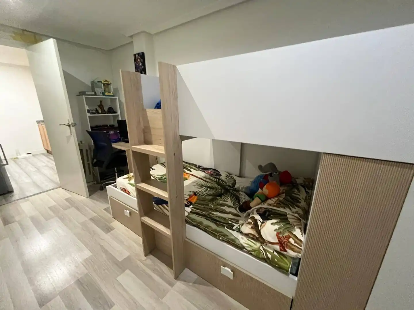Habitación de Piso en venta en Elche / Elx con Balcón