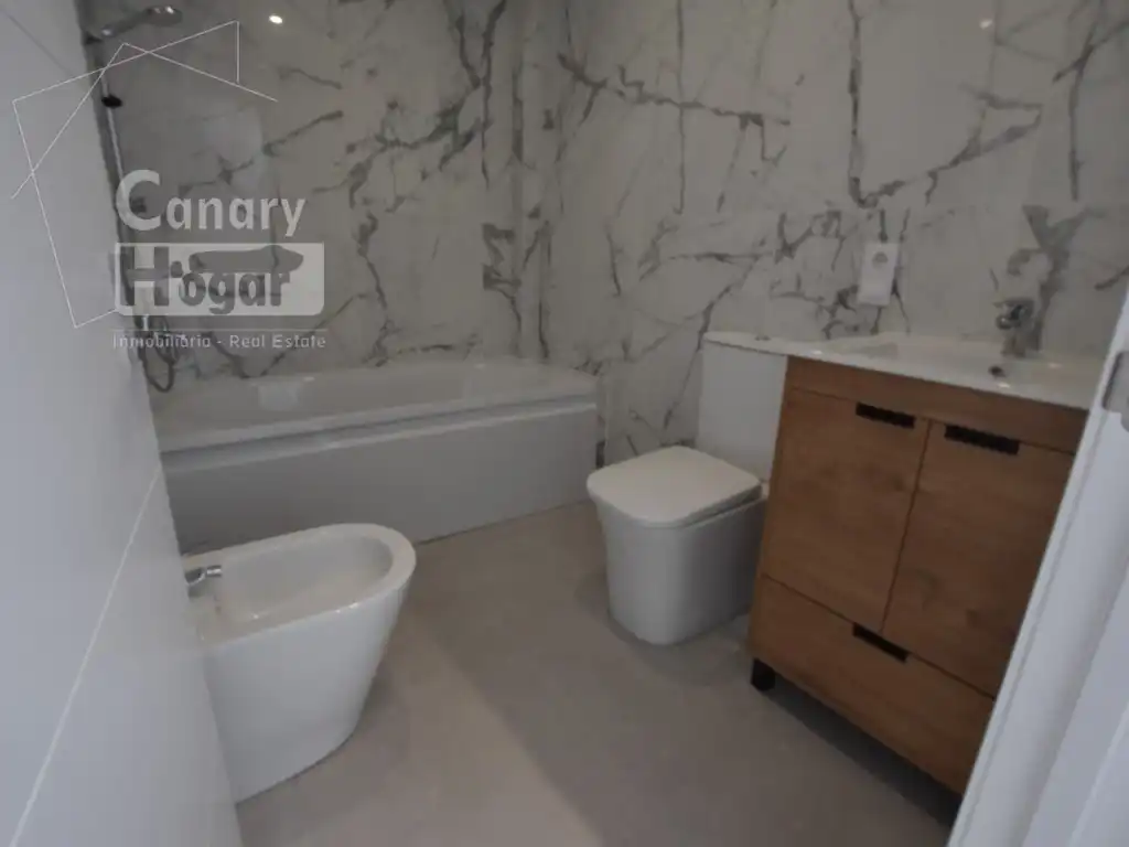 Bany de Apartament en venda en Adeje amb Balcó i Internet