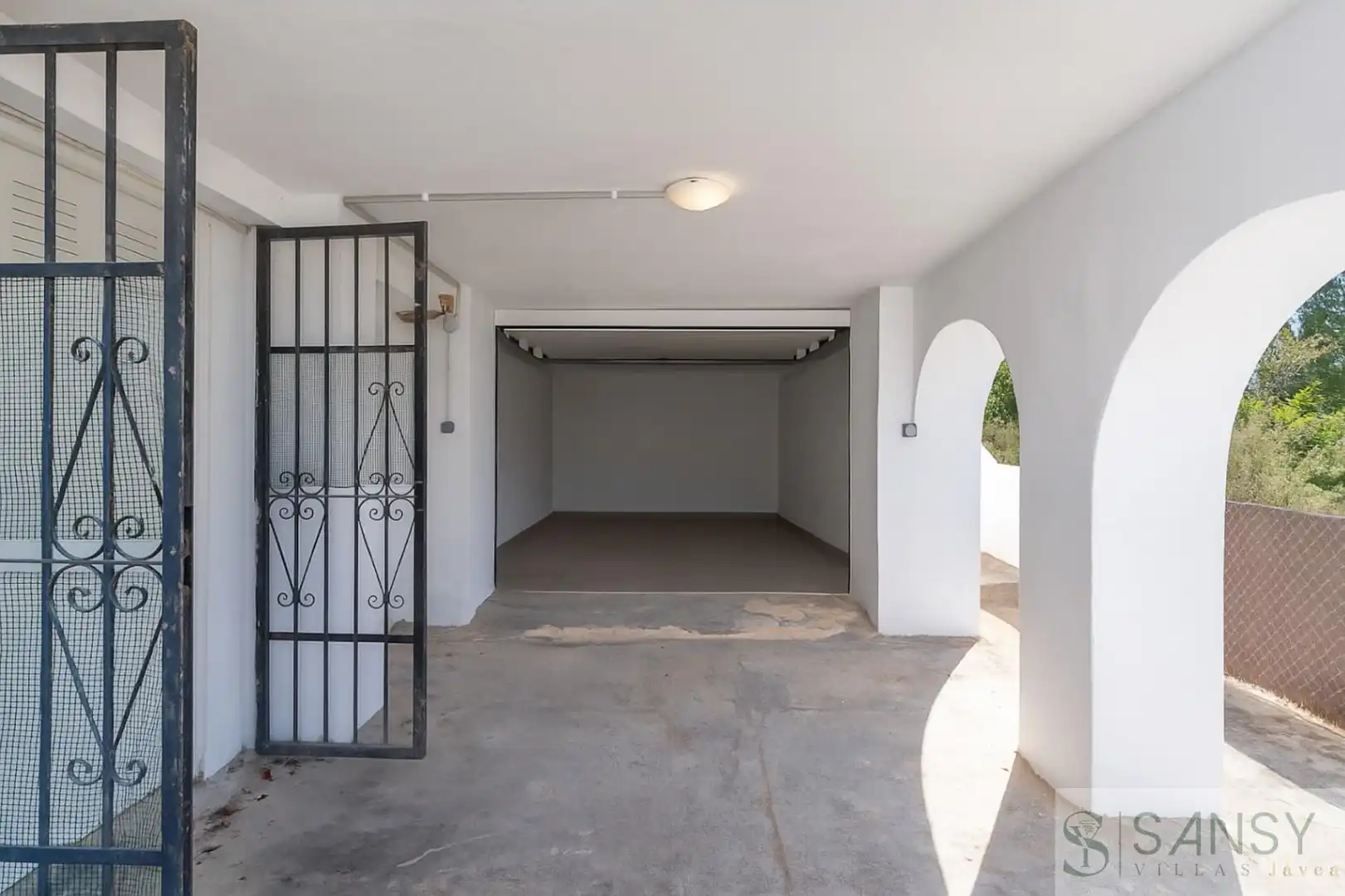 Parking of Houses for sale in Jávea / Xàbia  with Air Conditioner, Terrace and Storage room