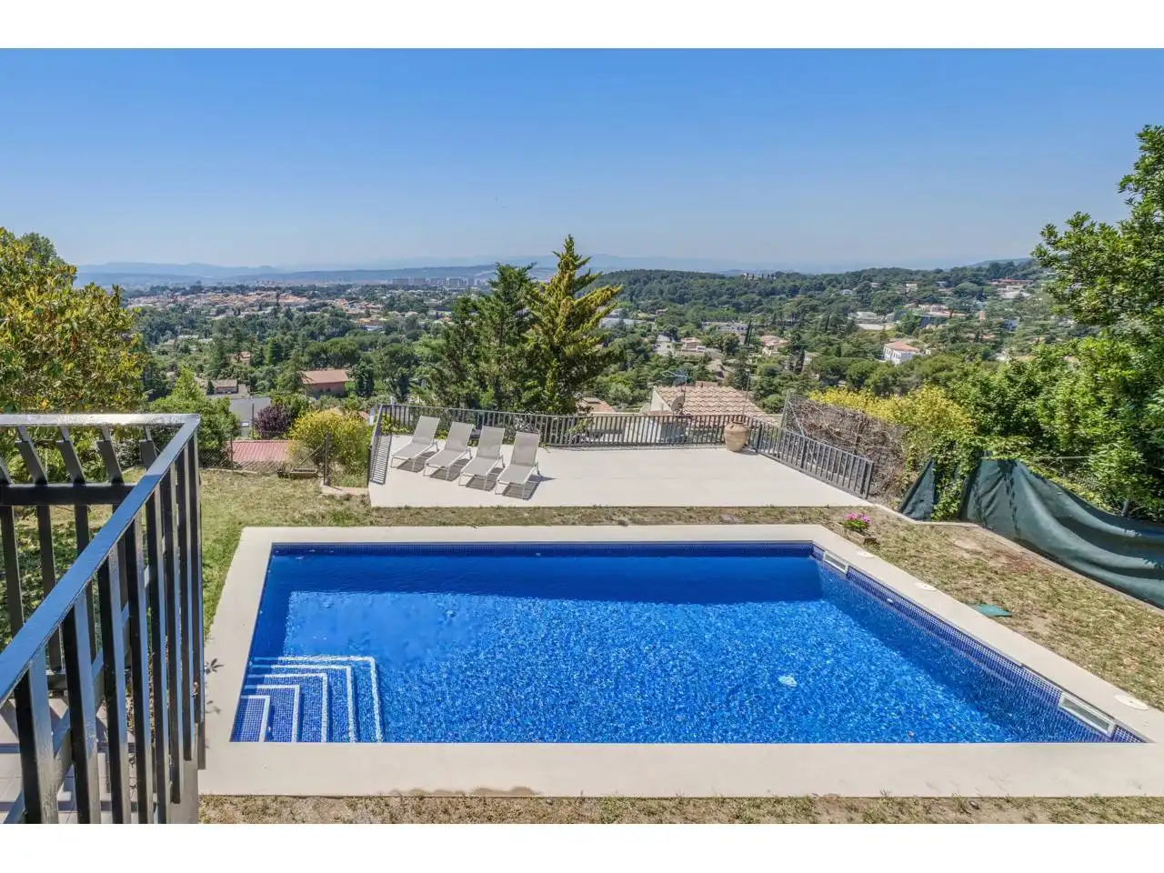 Piscina de Casa o chalet en venta en Matadepera con Aire acondicionado, Calefacción y Jardín privado
