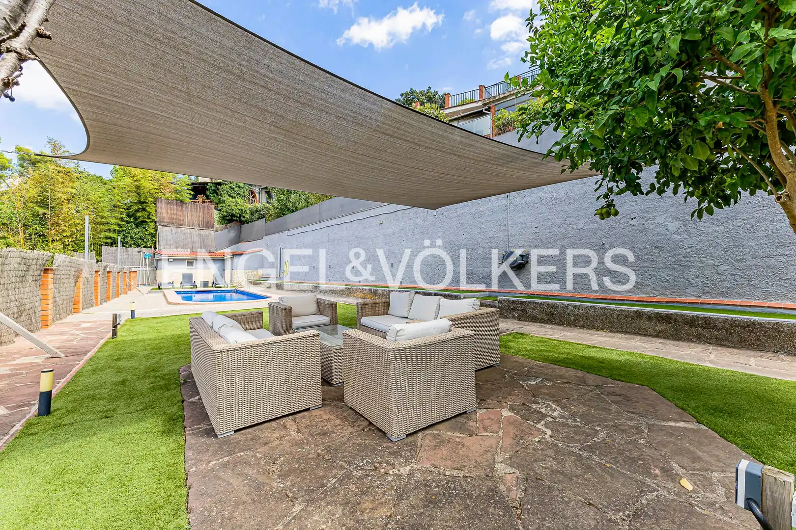 Terrassa de Casa o xalet en venda en Sant Cugat del Vallès amb Aire condicionat, Calefacció i Jardí privat