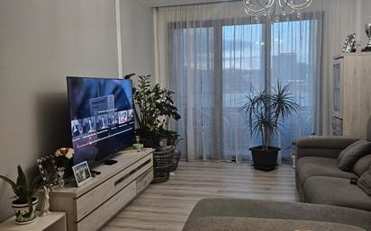 Living room of Flat for sale in  Barcelona Capital  with Air Conditioner, Heating and Parquet flooring