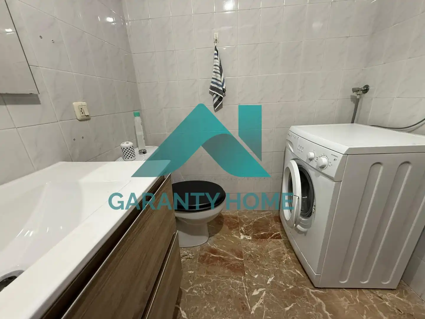 Bany de Apartament en venda en Cáceres amb Moblat