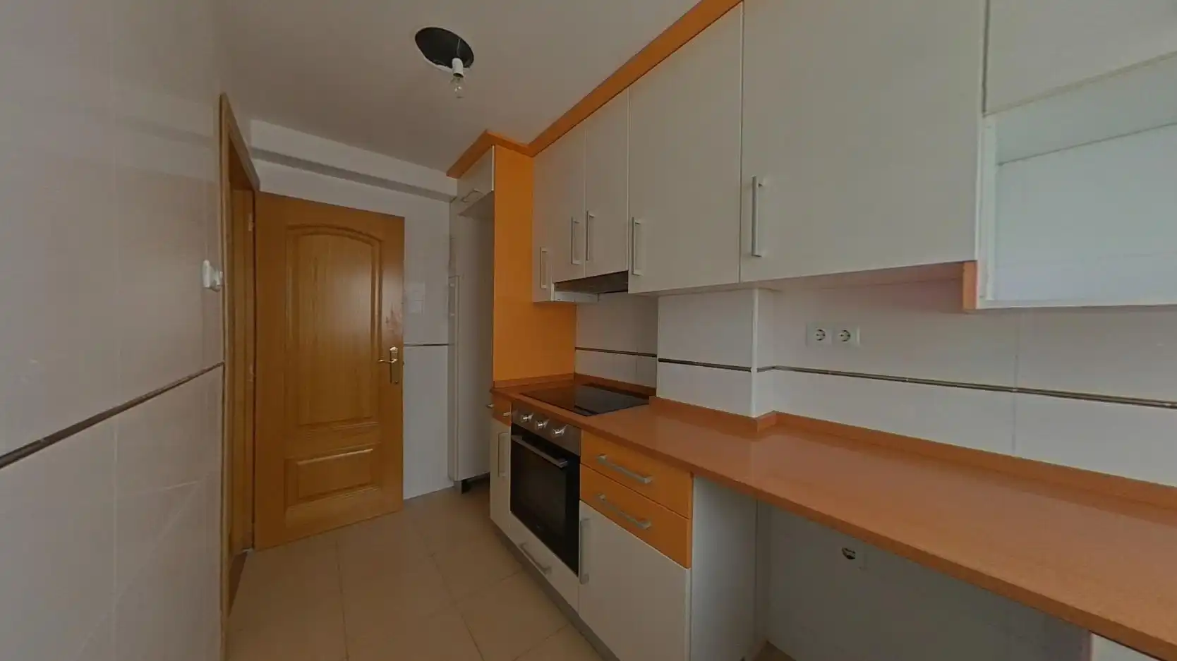 Cocina de Piso en venta en Zaragoza con Calefacción, Horno y Balcón
