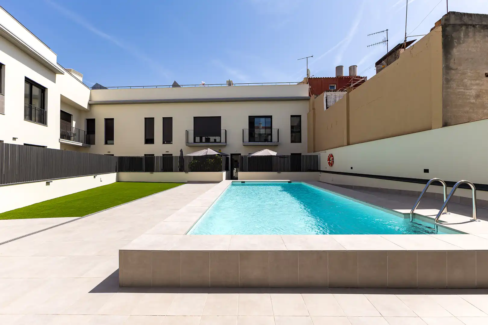 Swimming pool of Apartments for sale in Vilanova i la Geltrú  with Air Conditioner, Heating and Storage room