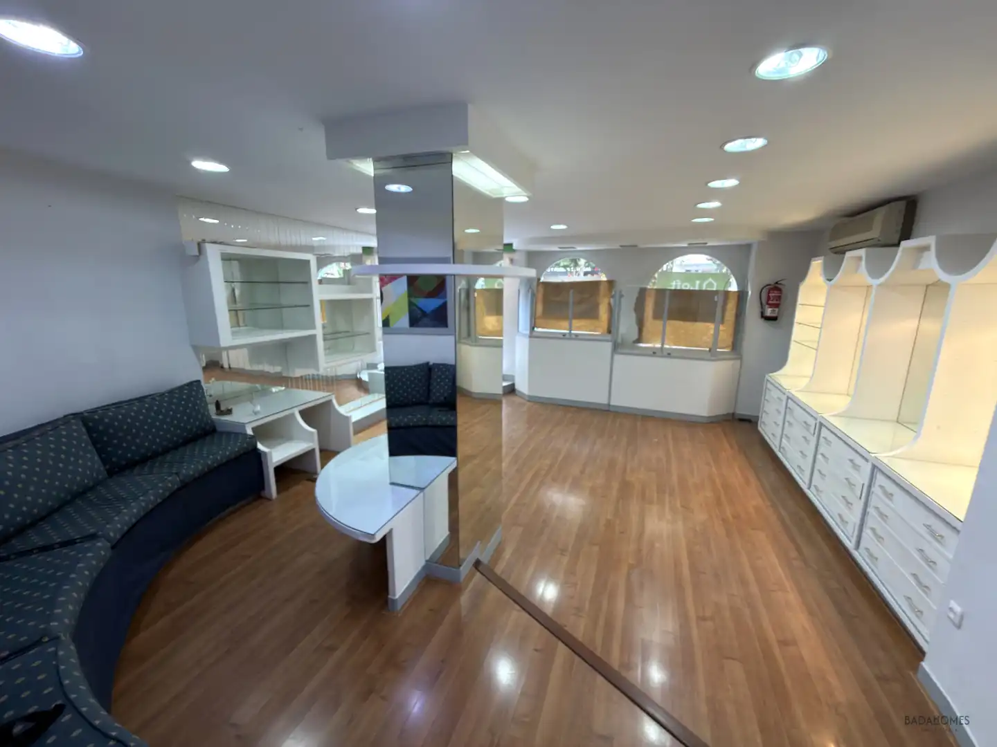 Commercial properties for sale in Badajoz  with Air Conditioner